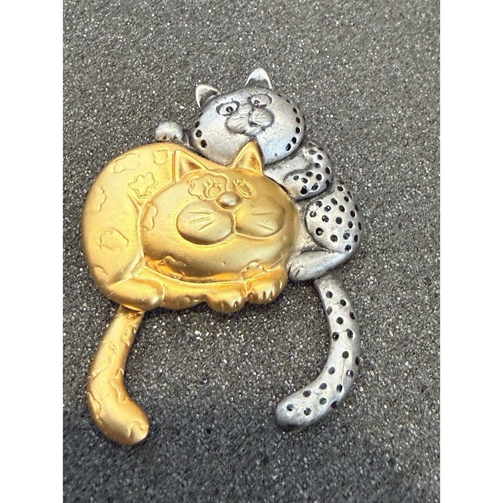 Vintage Signed Danecraft Two Tone Cat Kitten Brooch Pin with Dangling Tales